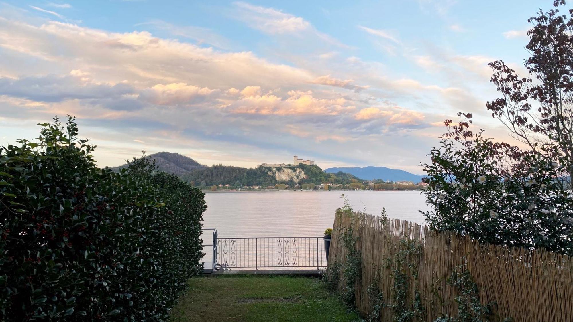 Fwl Italian Romance On The Lake Arona Exteriör bild